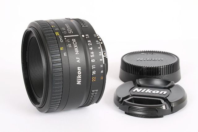 Nikkor-Nikon-50mm-f1.8-AF-D-pixelarge-lens package