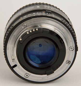 Nikon 35 mm f2 D lens aperture