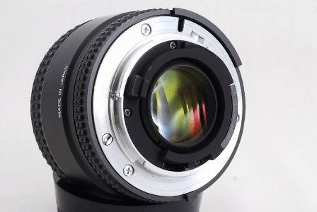 Nikon 35 mm f2 D lens metal mount